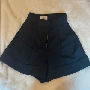 Aritzia Black dressy shorts, 00